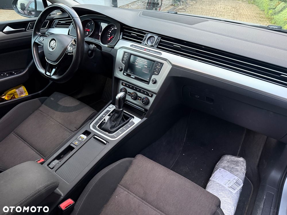 Volkswagen Passat 2.0 TDI SCR DSG Comfortline - 10