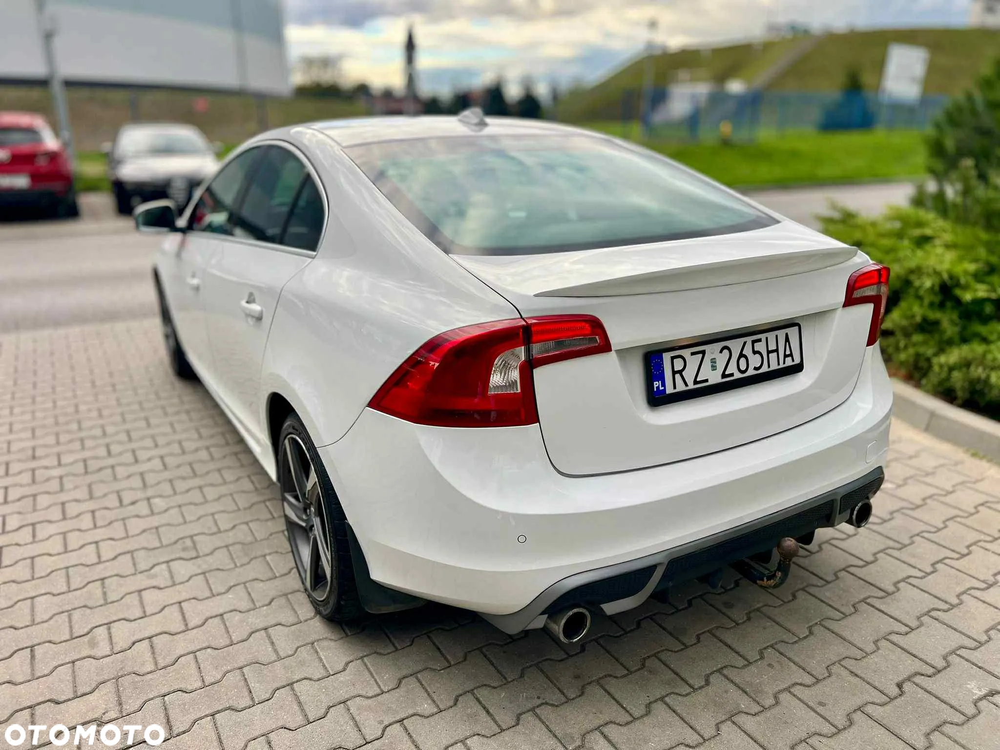 Volvo S60 D5 R-Design - 5