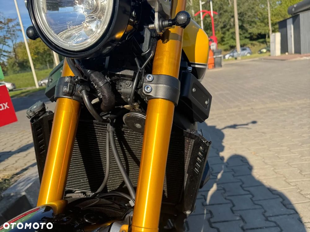 Yamaha XSR - 28