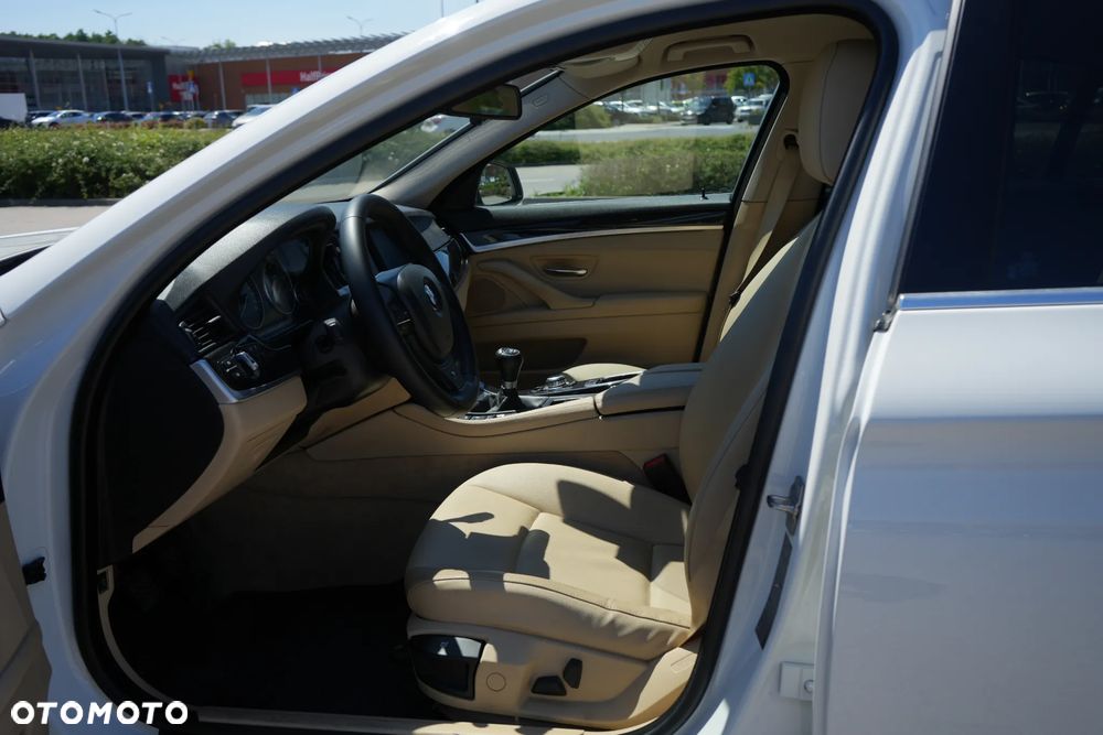 BMW Seria 5 520i - 21