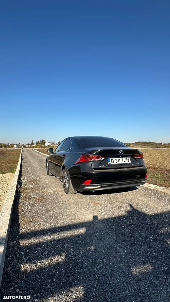 Lexus Seria IS 300h Executive - 4