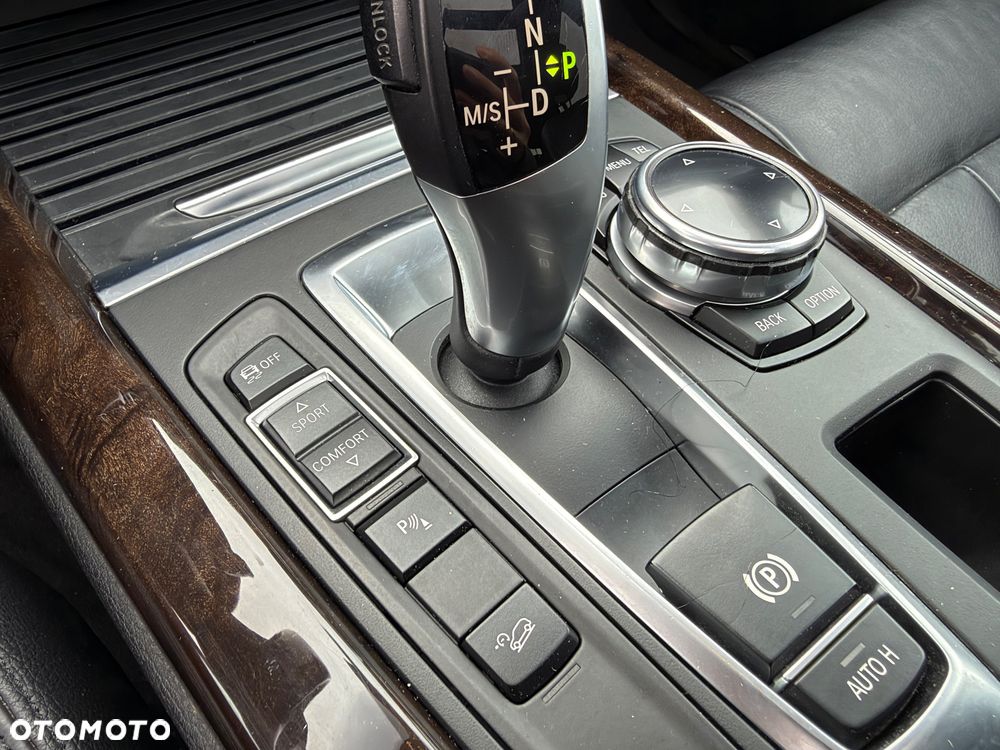 BMW X5 xDrive35i - 24