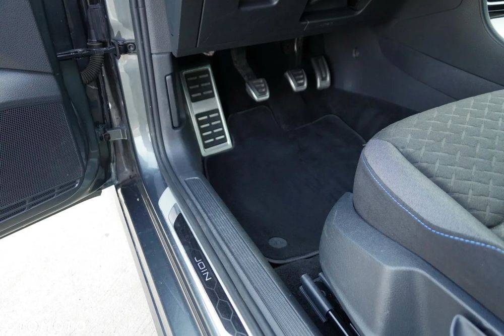 Volkswagen Golf - 34