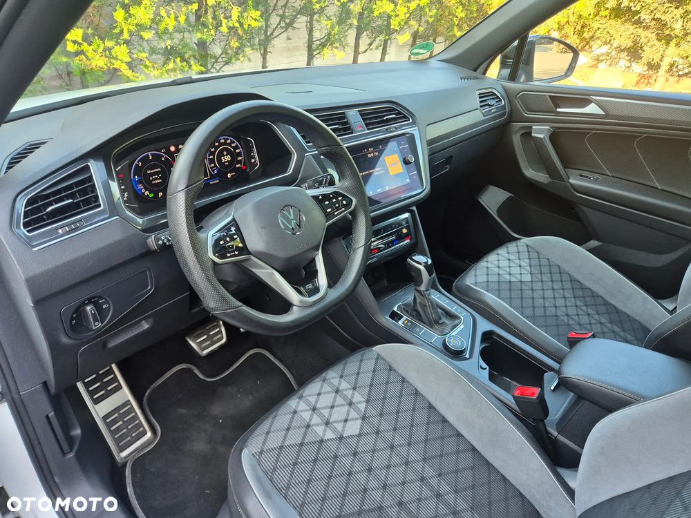 Volkswagen Tiguan 2.0 TDI SCR 4MotION DSG R-Line - 26