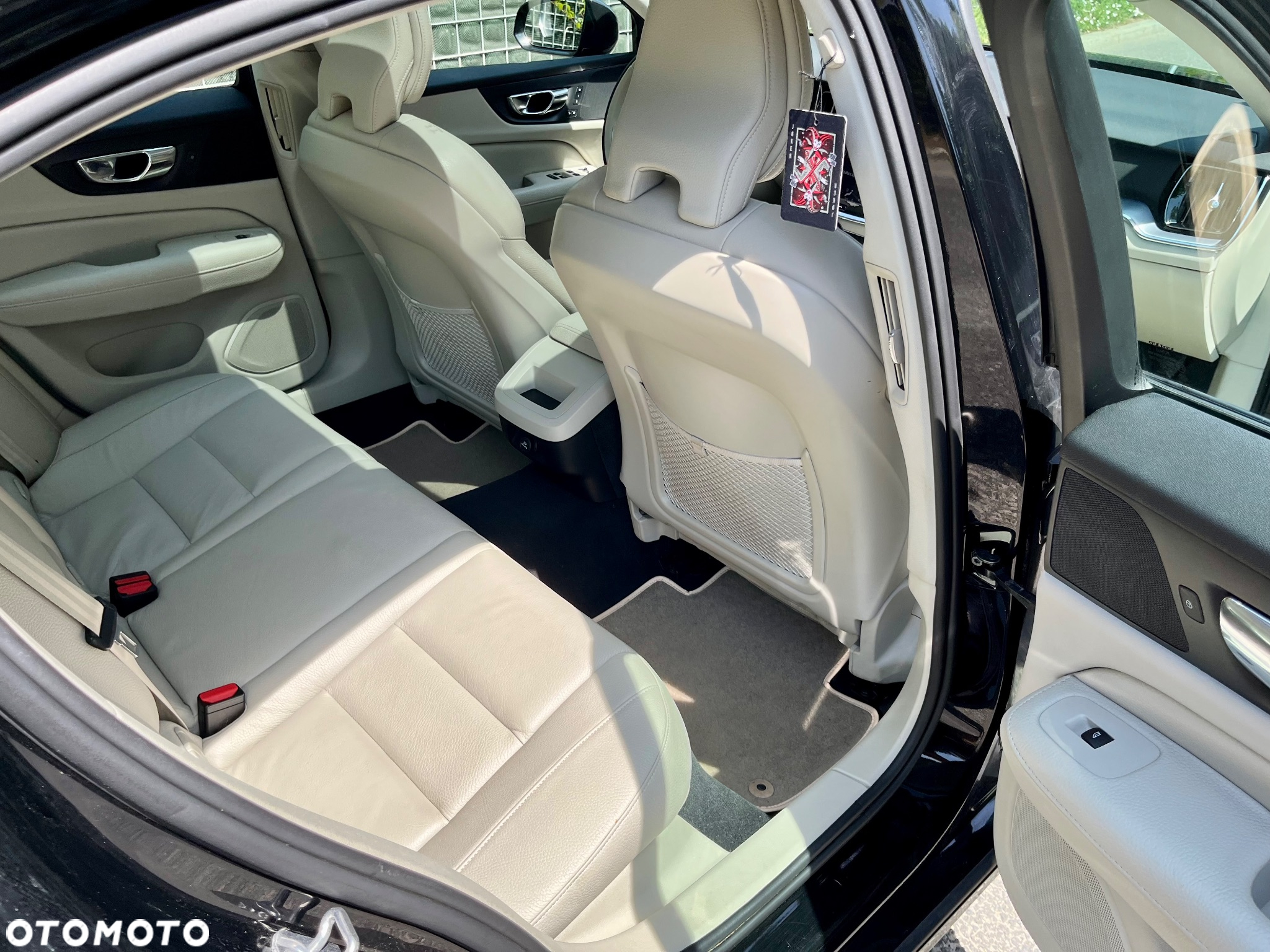 Volvo S60 T5 Momentum Pro - 11