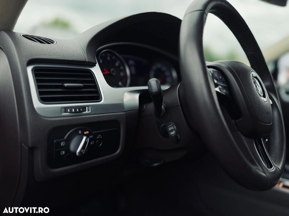 Volkswagen Touareg - 20