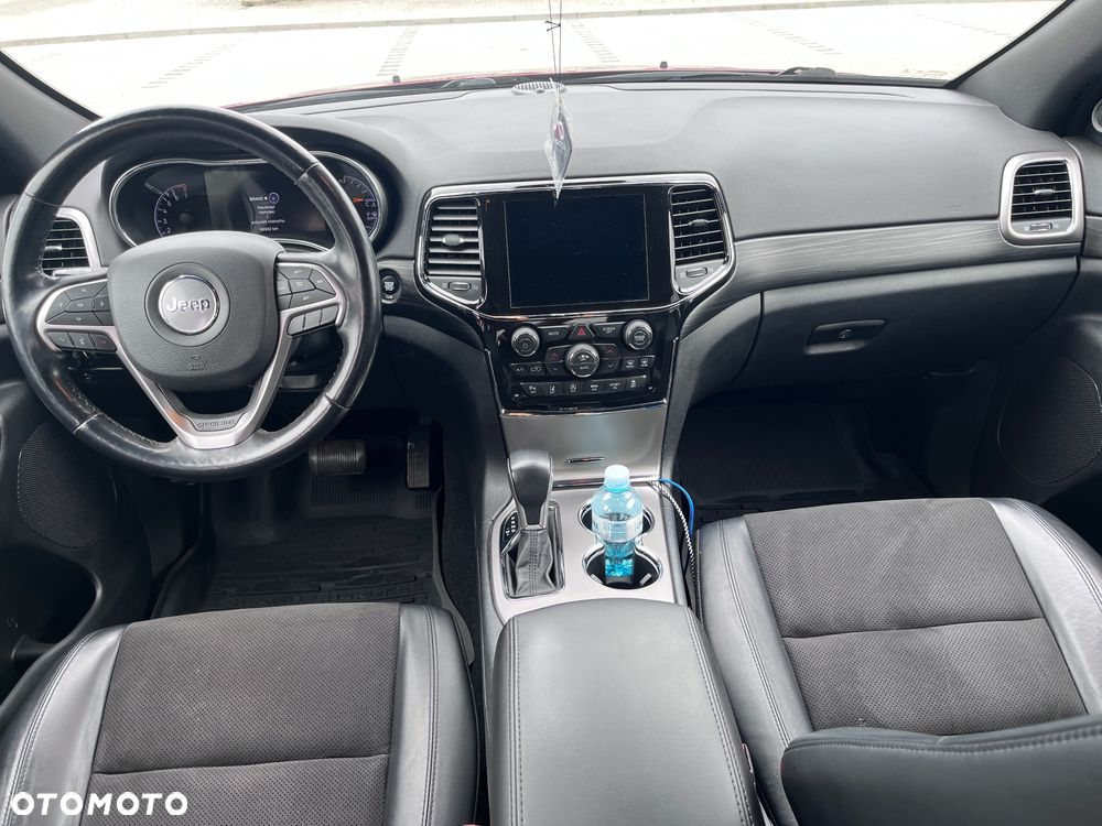 Jeep Grand Cherokee - 24