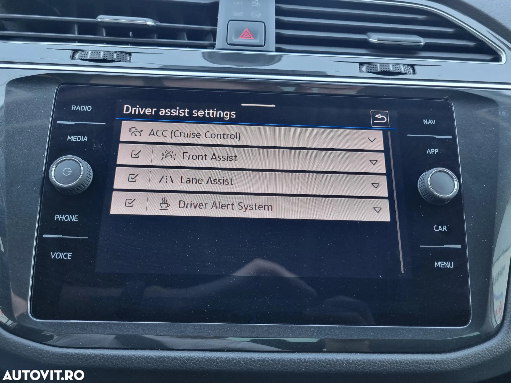 Volkswagen Tiguan 2.0 TDI SCR DSG Life - 27