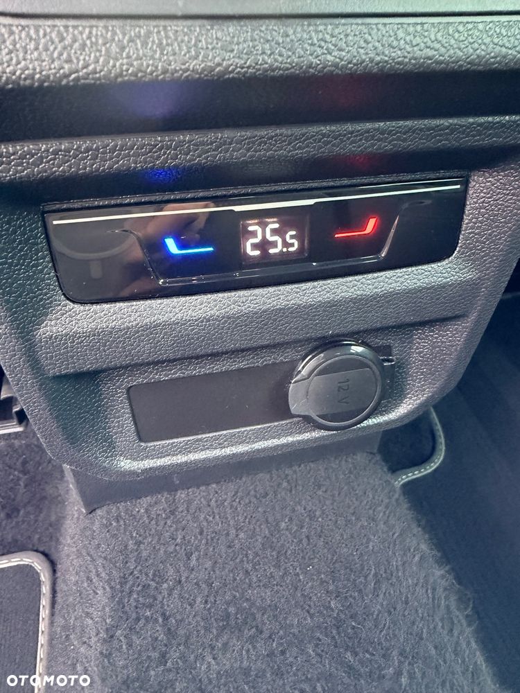 Volkswagen Tiguan 2.0 TDI SCR 4MotION DSG R-Line - 16