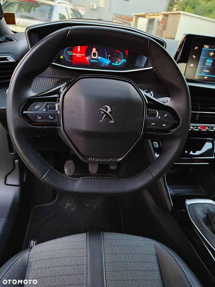 Peugeot 2008 PureTech 130 Allure Pack - 26