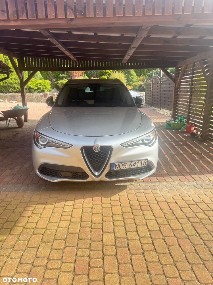 Alfa Romeo Stelvio - 2