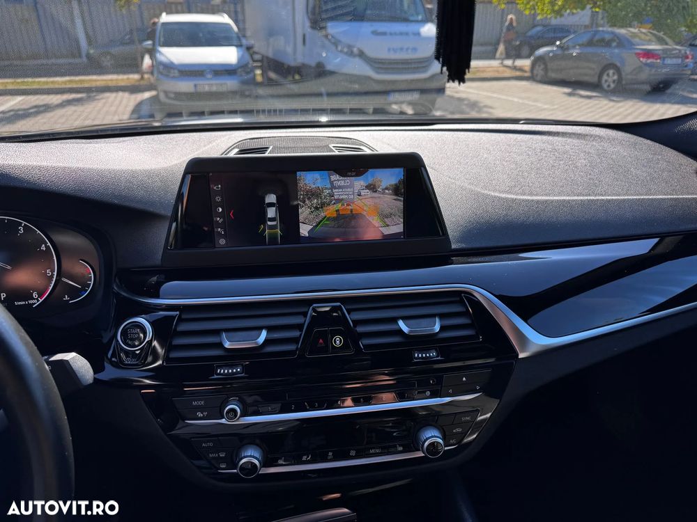 BMW Seria 5 520d xDrive AT - 10