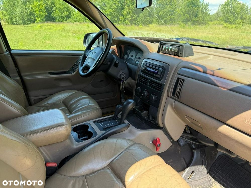 Jeep Grand Cherokee - 10