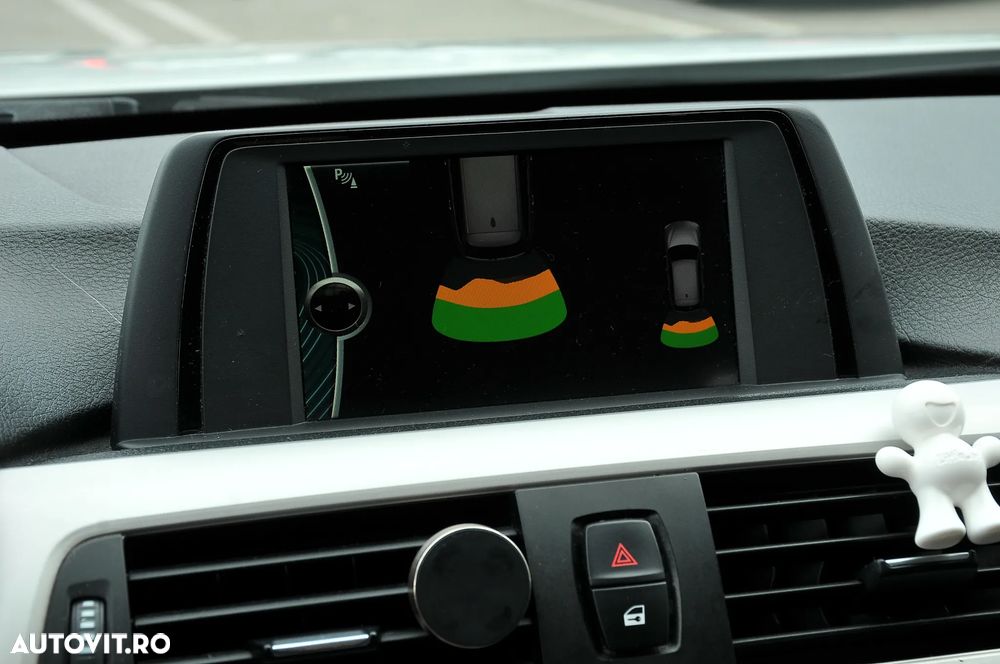 BMW Seria 3 320d Aut. - 7