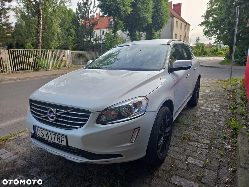 Volvo XC 60 T5 AWD Geartronic Momentum - 1