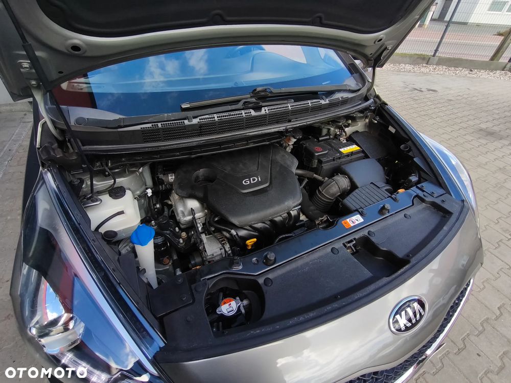Kia Carens 1.6 GDI XL 7os EU6 - 27