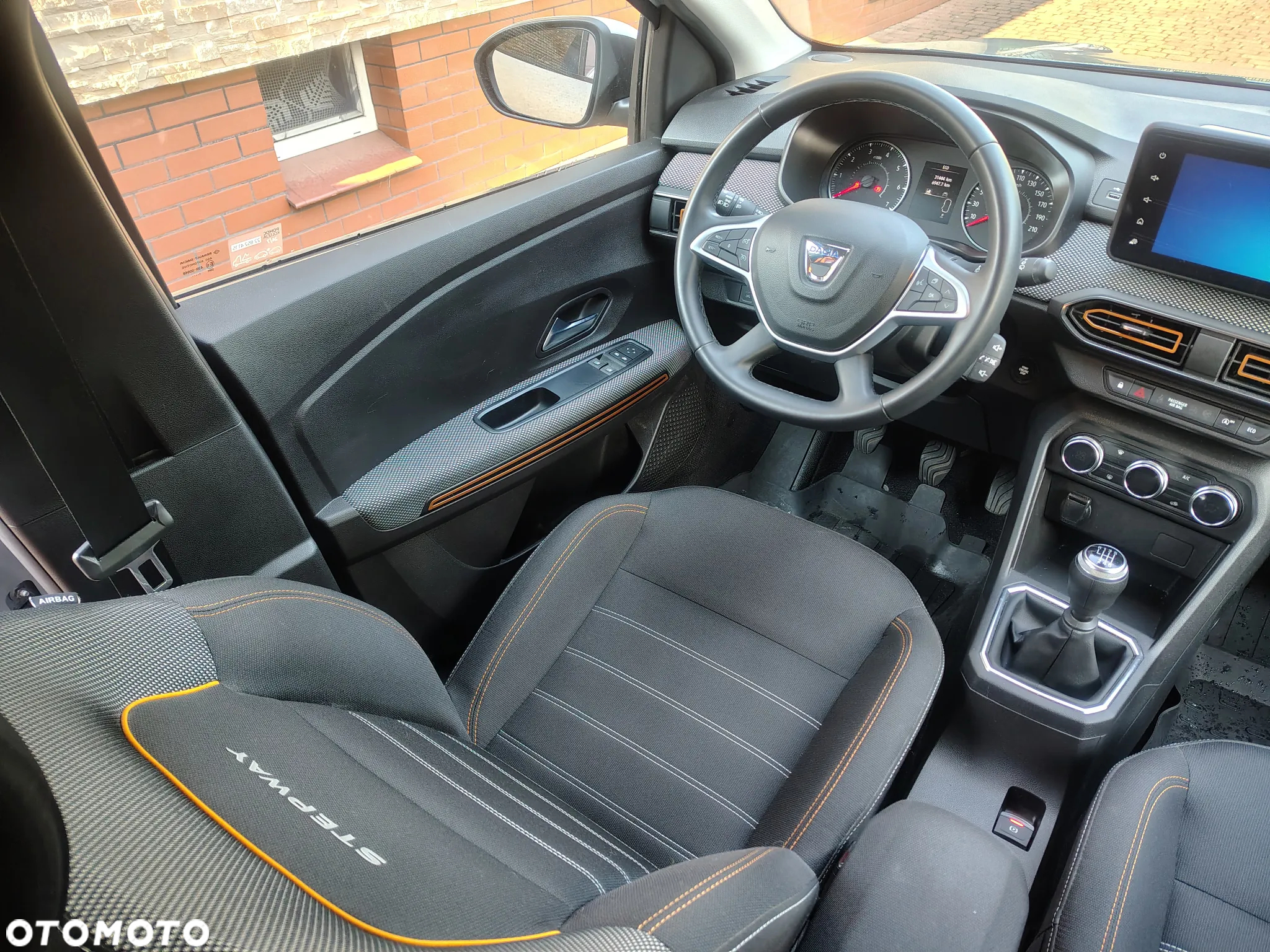 Dacia Sandero - 8