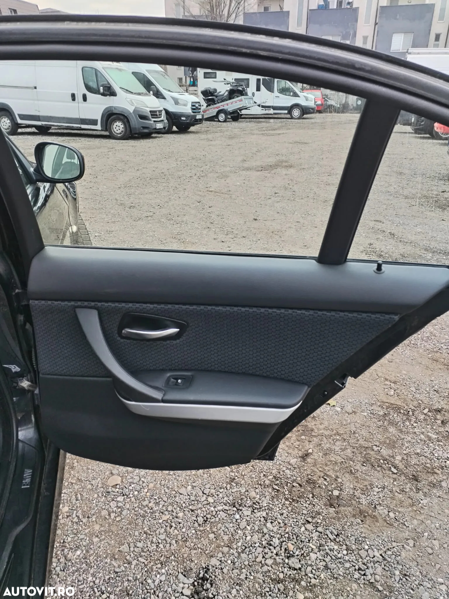 BMW Seria 3 318i - 15
