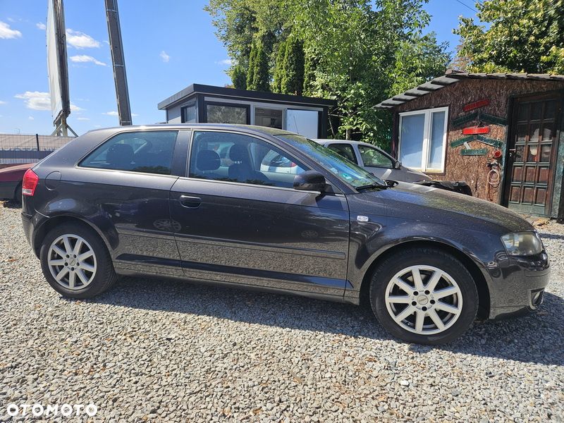 Audi A3 3-drzwiowe 1.6 Attraction - 11