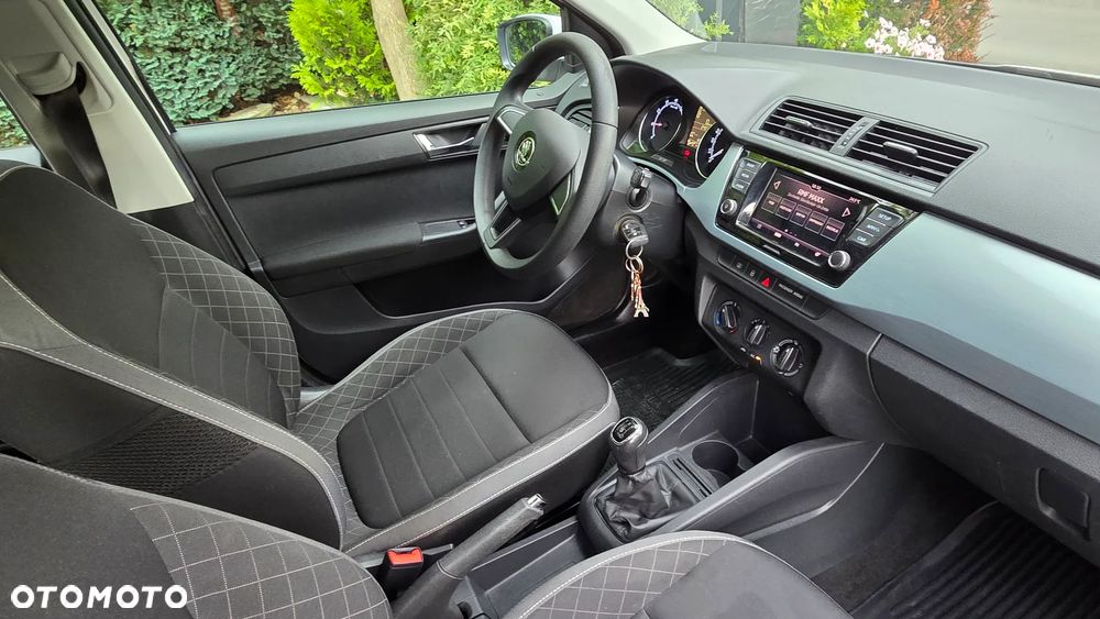 Skoda Fabia 1.0 Style Color - 14