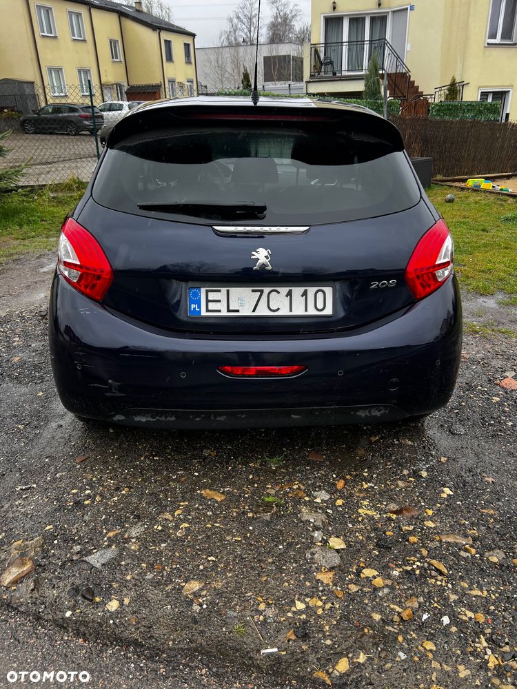 Peugeot 208 - 4