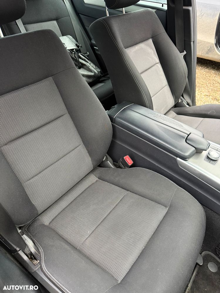 Mercedes-Benz E - 12