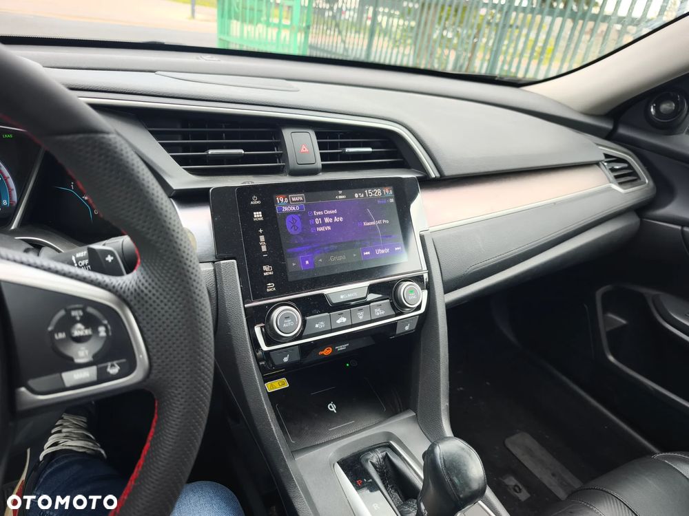 Honda Civic 1.5 i-VTEC Turbo CVT Executive - 27