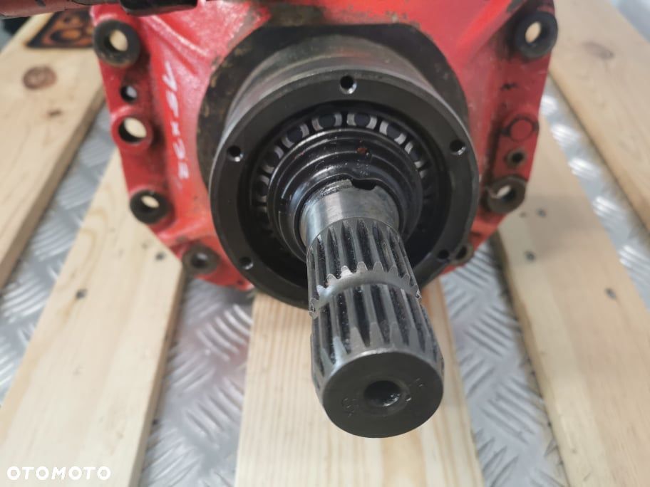 Środek mostu Manitou MLT 626 {Carraro 15X32 przód} - 2