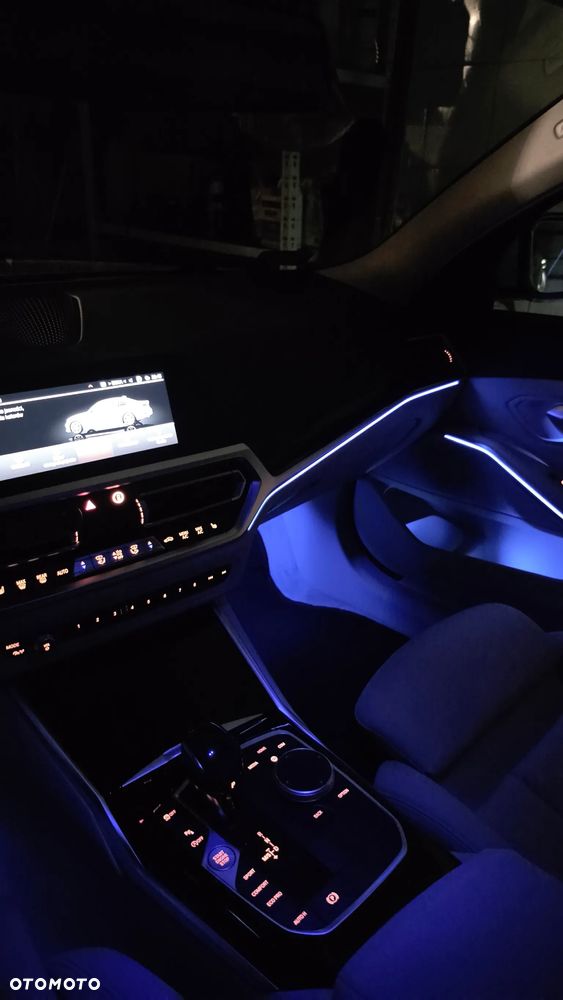 BMW Seria 3 318i Sport Line - 12