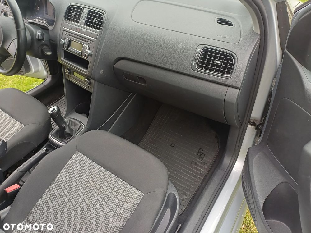 Volkswagen Polo 1.2 Comfortline - 24