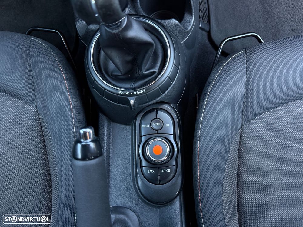 MINI 5 Portas One D - 16