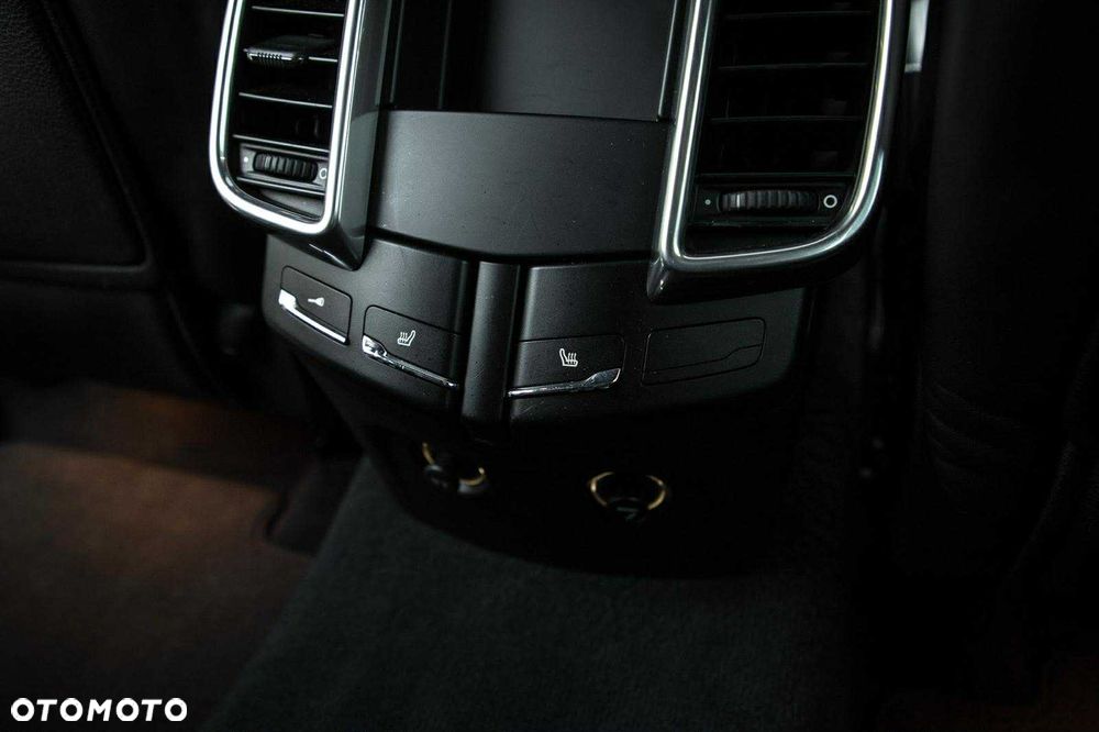 Porsche Cayenne - 13