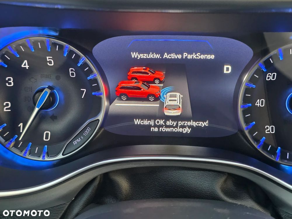 Chrysler Pacifica - 33