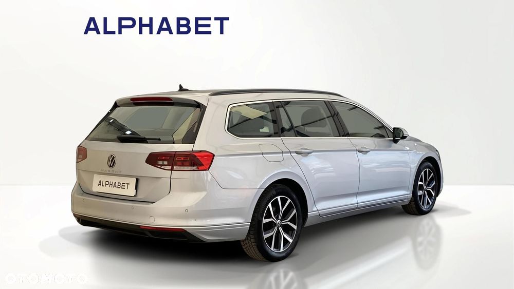 Volkswagen Passat - 5