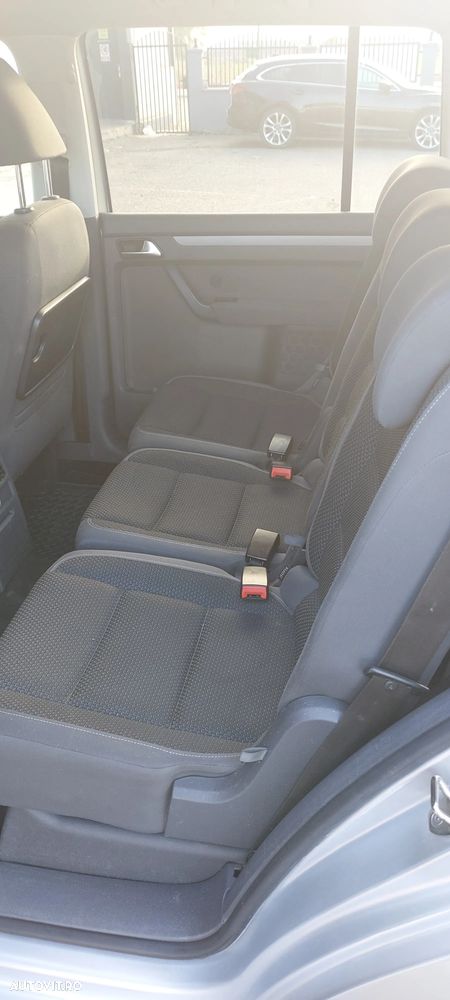 Volkswagen Touran - 13