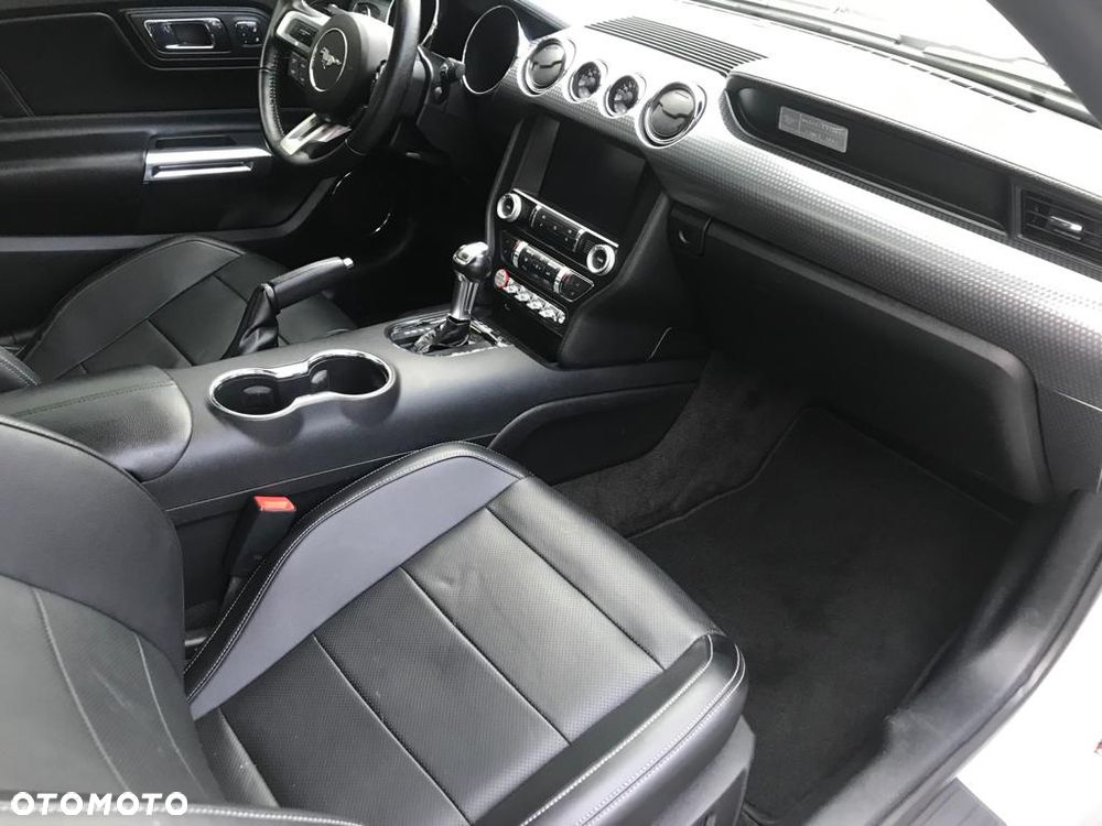 Ford Mustang 2.3 Eco Boost - 40