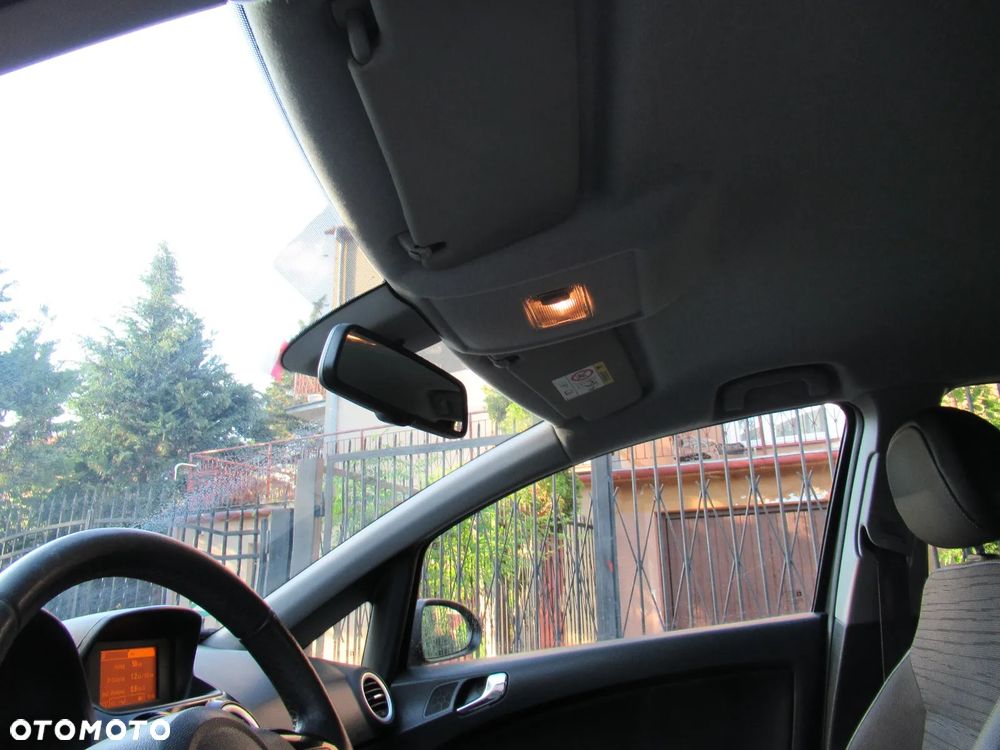 Opel Corsa 1.4 16V Energy - 40
