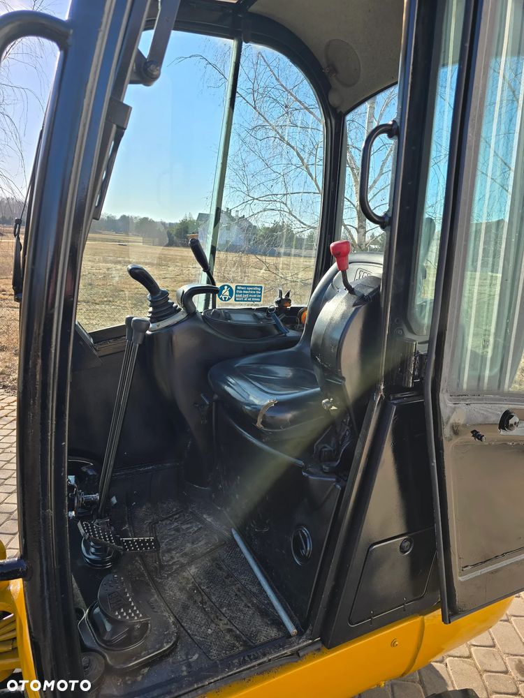JCB 8018 - 7