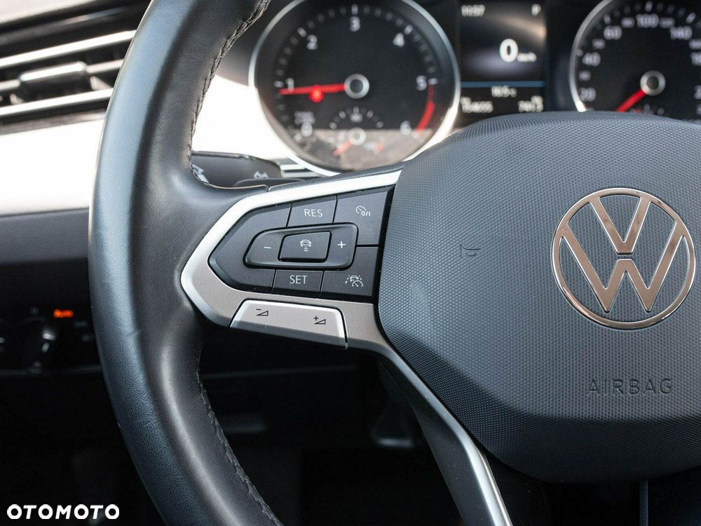 Volkswagen Passat - 14