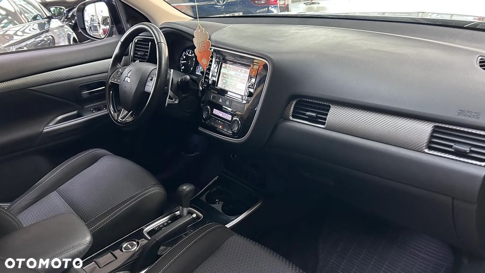 Mitsubishi Outlander 2.0 Intense Comfort 4WD CVT - 11