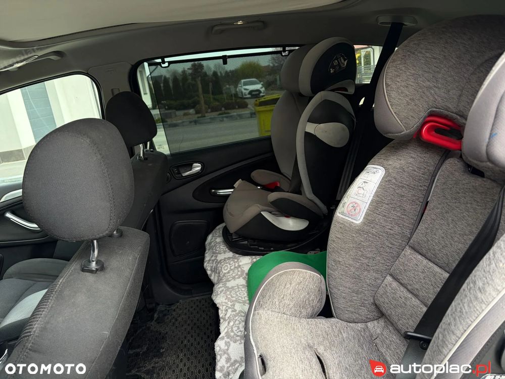 Ford S-Max - 18