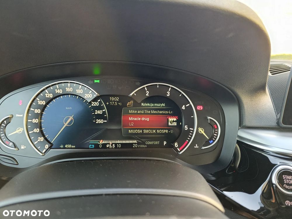BMW Seria 5 520d - 33