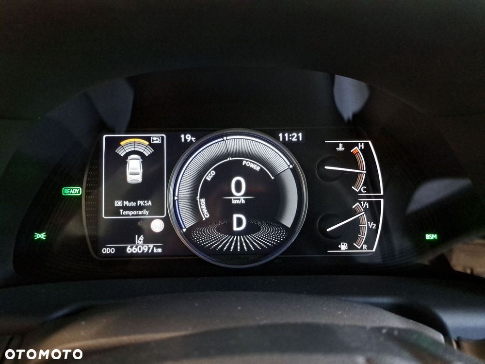 Lexus ES 300h Omotenashi - 34