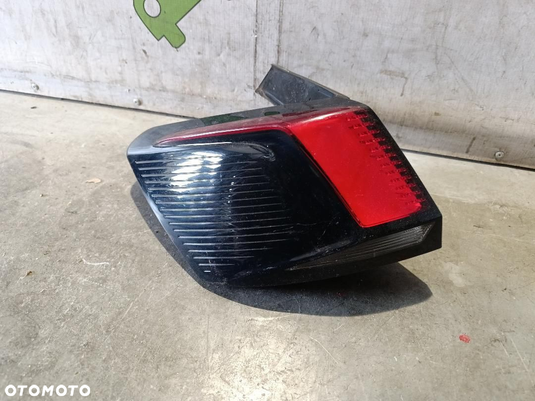 PEUGEOT 3008 II LAMPA LEWA TYŁ 9810477180 - 4