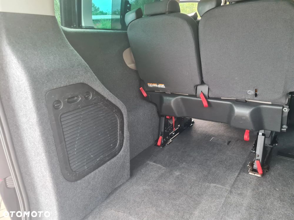 Ford Tourneo Custom - 21