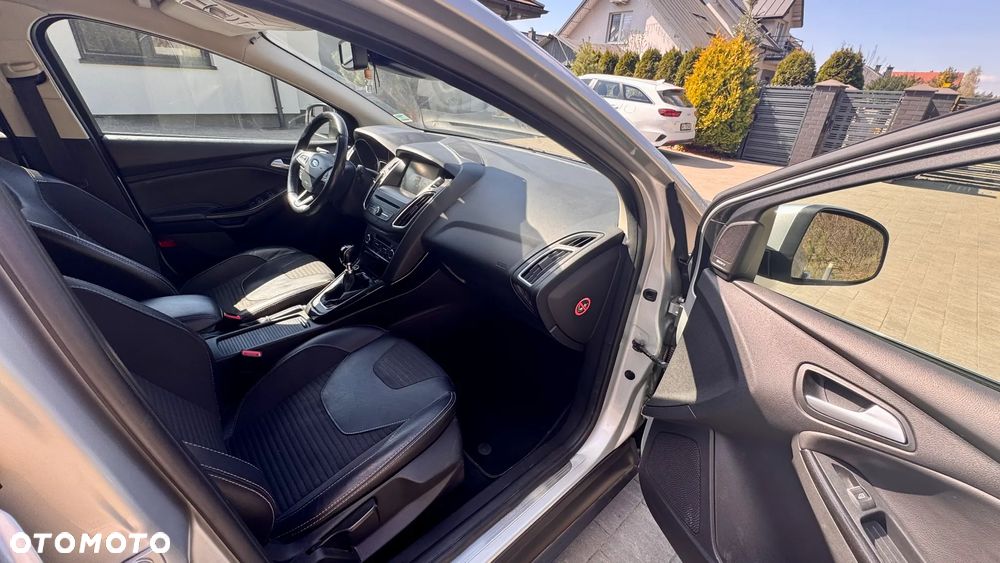 Ford Focus 1.5 EcoBoost Titanium ASS - 11