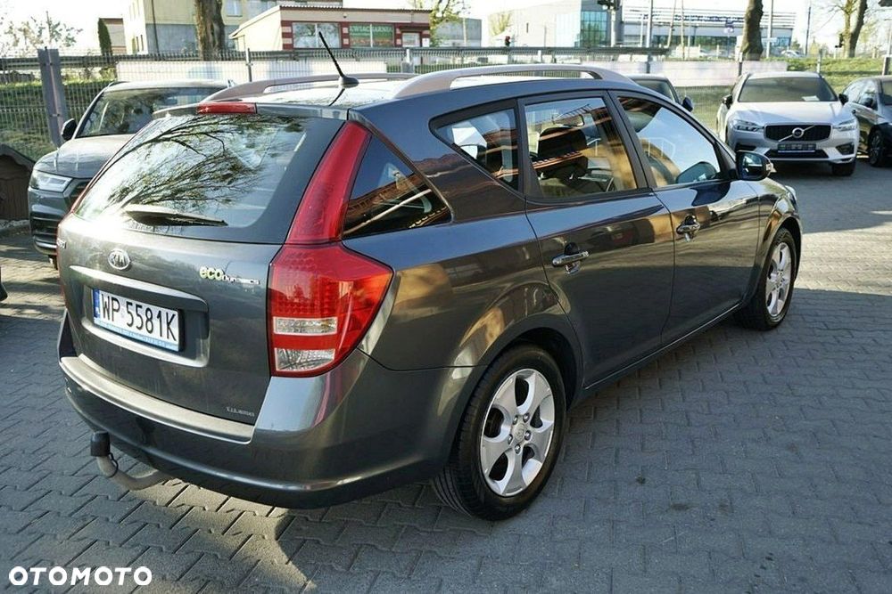 Kia Ceed 1.6 CRDi 90 ISG Spirit - 9