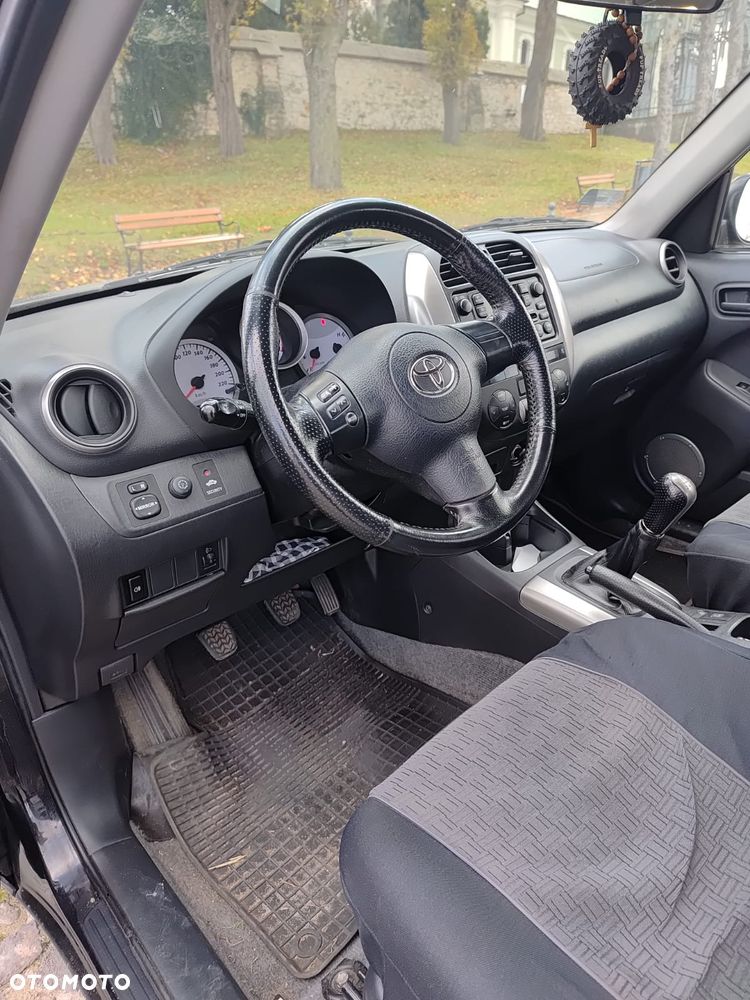 Toyota RAV4 - 3
