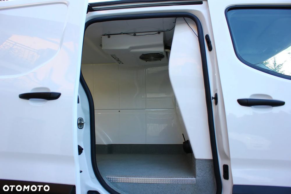 Toyota Proace City 1.5D-4D 102KM LONG L2 3 Osobowy Chłodnia - 26