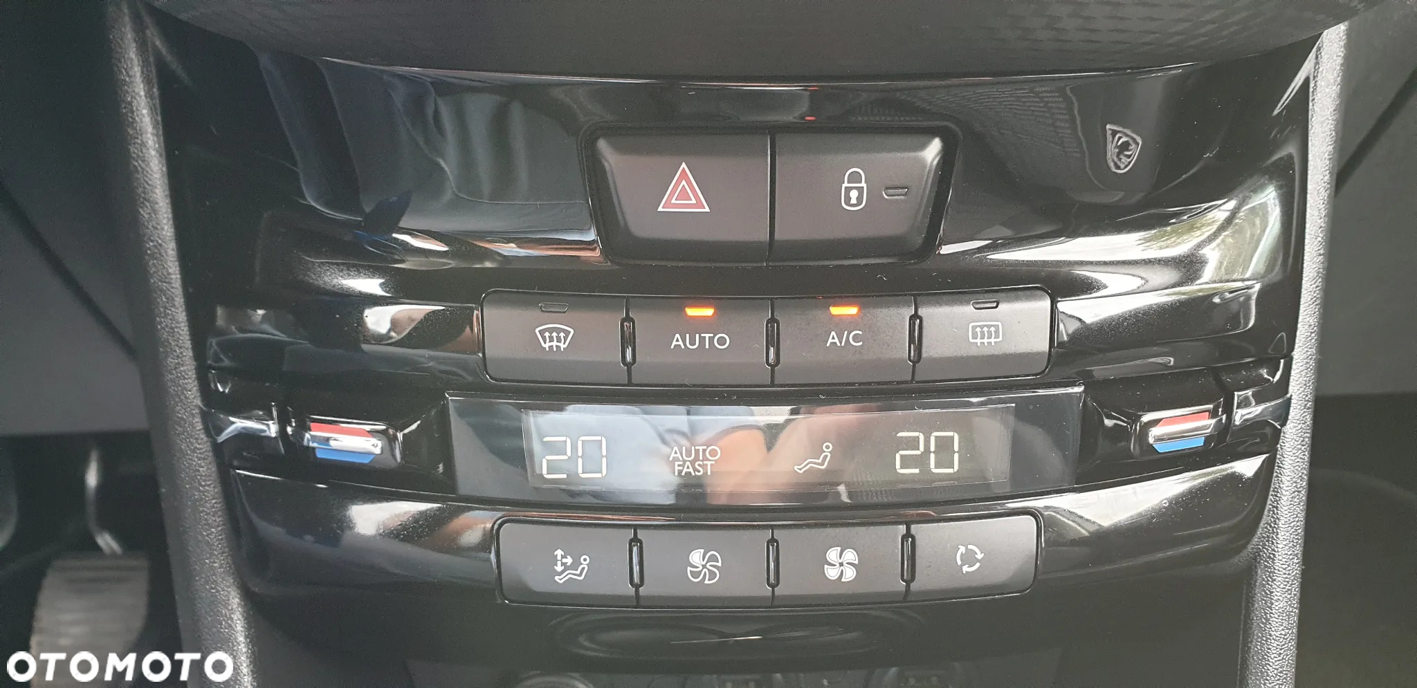 Peugeot 2008 1.6 e-HDi Allure S&S - 32